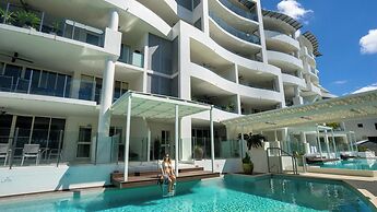 Waters Edge Apartment