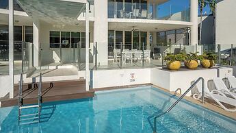 Waters Edge Apartment