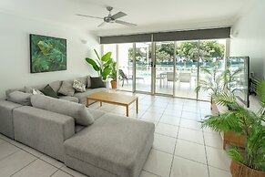 Waters Edge Apartment