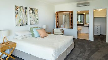 Waters Edge Apartment