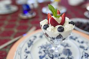 Crystal's View Bed & Breakfast