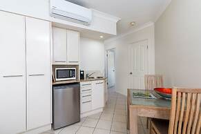 Meridian Port Douglas - Adults only