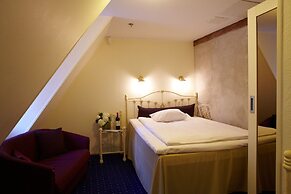 CRU Hotel