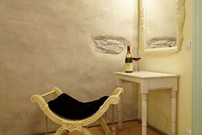 CRU Hotel