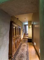 CRU Hotel