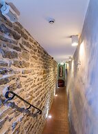 CRU Hotel
