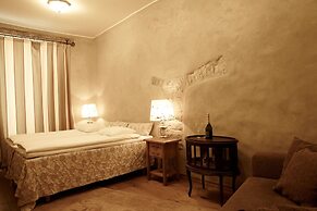 CRU Hotel