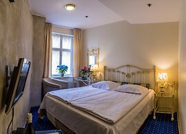 CRU Hotel
