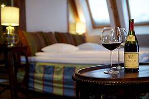 CRU Hotel