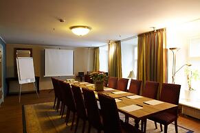 CRU Hotel