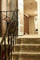 CRU Hotel