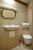CRU Hotel