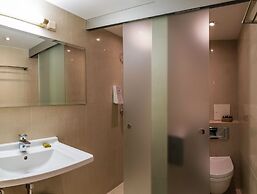 CRU Hotel