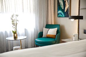 Royal Pacific Hotel