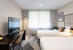 Royal Pacific Hotel