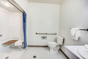 Motel 6 Red Deer, AB