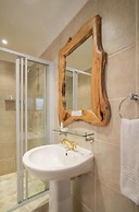 Bantry Beach Luxury Suites