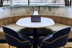 Le Monde Hotel