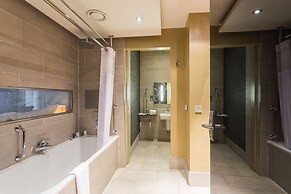 Le Monde Hotel
