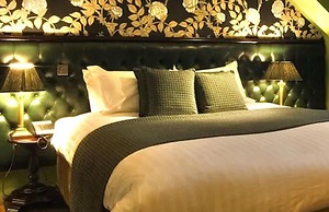 Le Monde Hotel