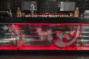Le Monde Hotel