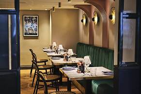 Le Monde Hotel