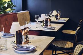 Le Monde Hotel