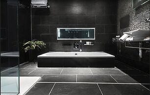 Le Monde Hotel