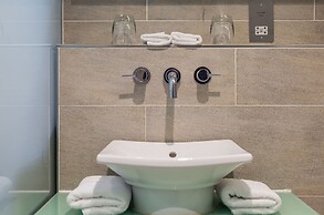 Le Monde Hotel