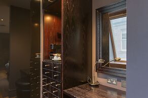 Le Monde Hotel