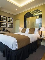 Le Monde Hotel