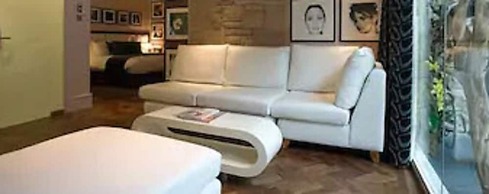 Le Monde Hotel