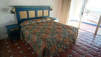 Las Rocas Resort And Spa