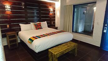 Las Rocas Resort And Spa