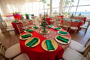 Las Rocas Resort And Spa