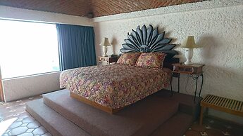 Las Rocas Resort And Spa