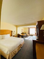 La Quinta Inn & Suites by Wyndham Islip - MacArthur Airport