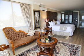 Misty Waves Boutique Hotel