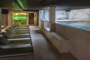 Caprici Beach Hotel & Spa