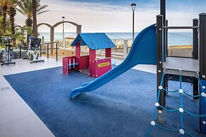 Caprici Beach Hotel & Spa