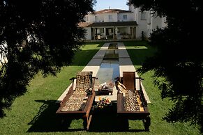 Tarthes Hotel