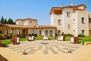 Tarthes Hotel