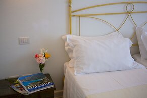 Tarthes Hotel