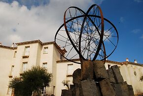 Tarthes Hotel