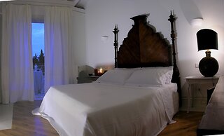 Tarthes Hotel