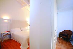 Tarthes Hotel