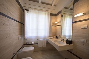 Tarthes Hotel