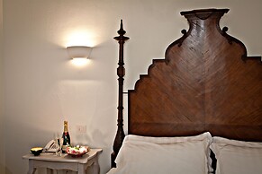 Tarthes Hotel
