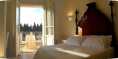 Tarthes Hotel