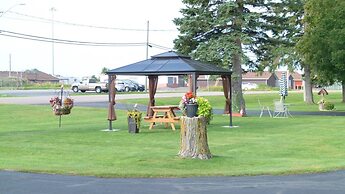 Country Squire Motel